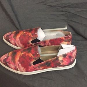 2/$20 Floral painted leather sneaker